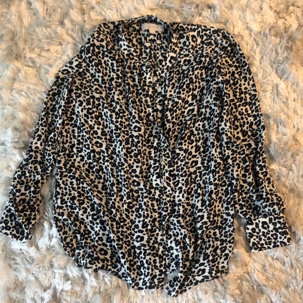Snow leopard pattern bottom down blouse